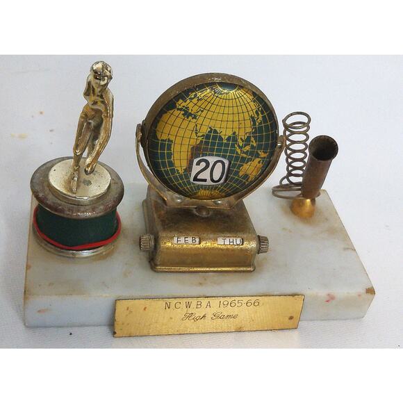 Vintage World Map Perpetual Flip Calendar Bowling Trophy 1965-1966 - Picture 7 of 7